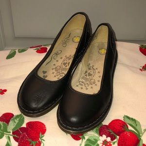 Dr Marten Christina Black Flats AW004